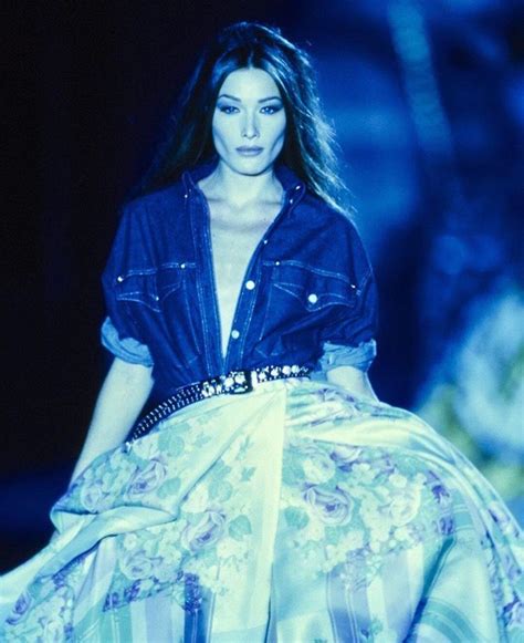 carla bruni versace skirt|Versace runway dresses.